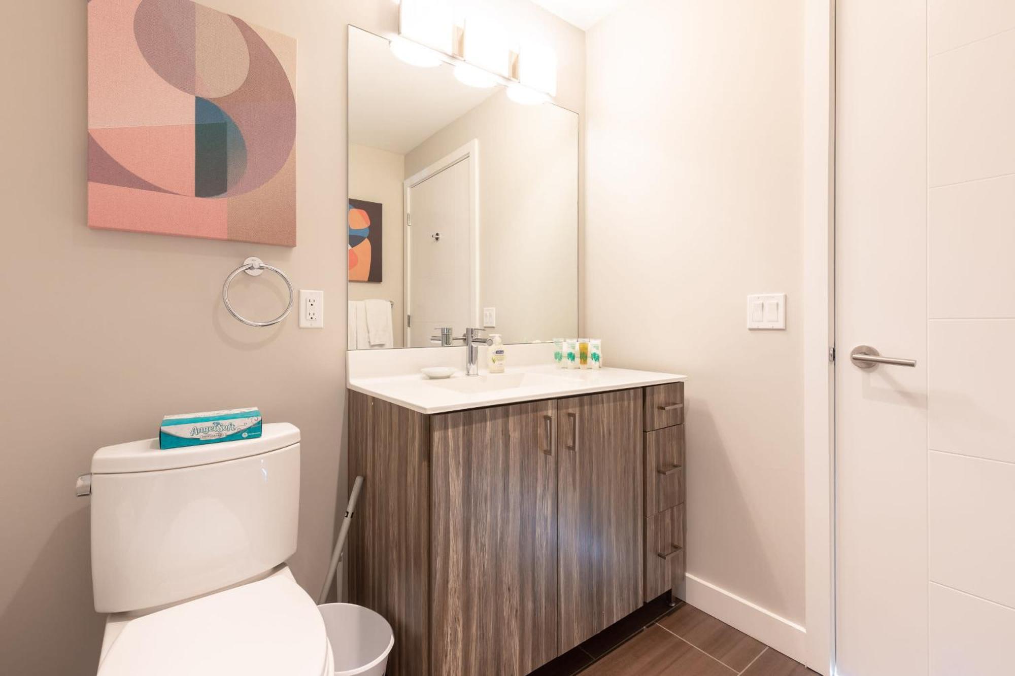 Luxury Downtown Seaport Apartment